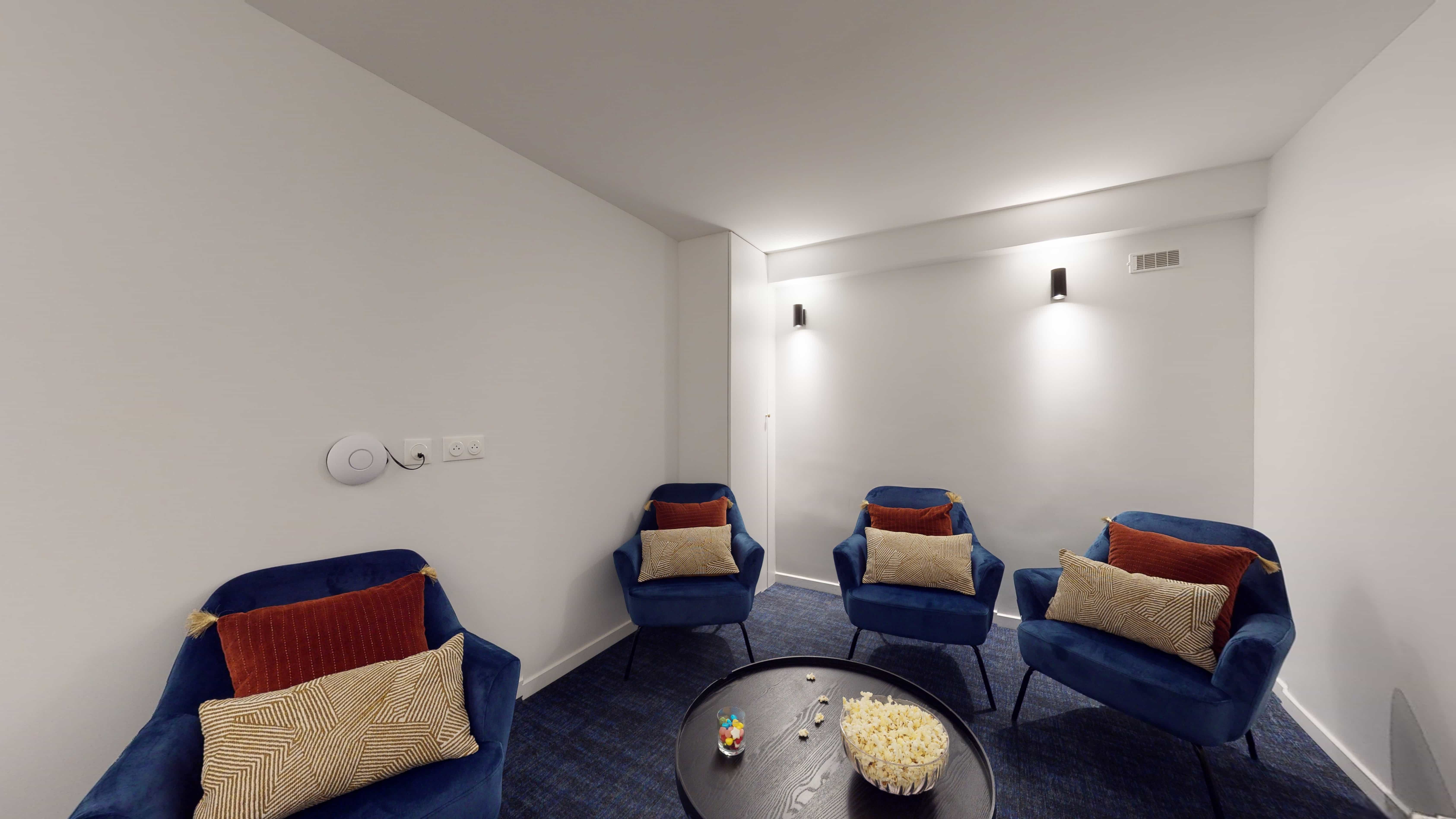 Rooms and studios for rent in coliving house near to Paris, Créteil