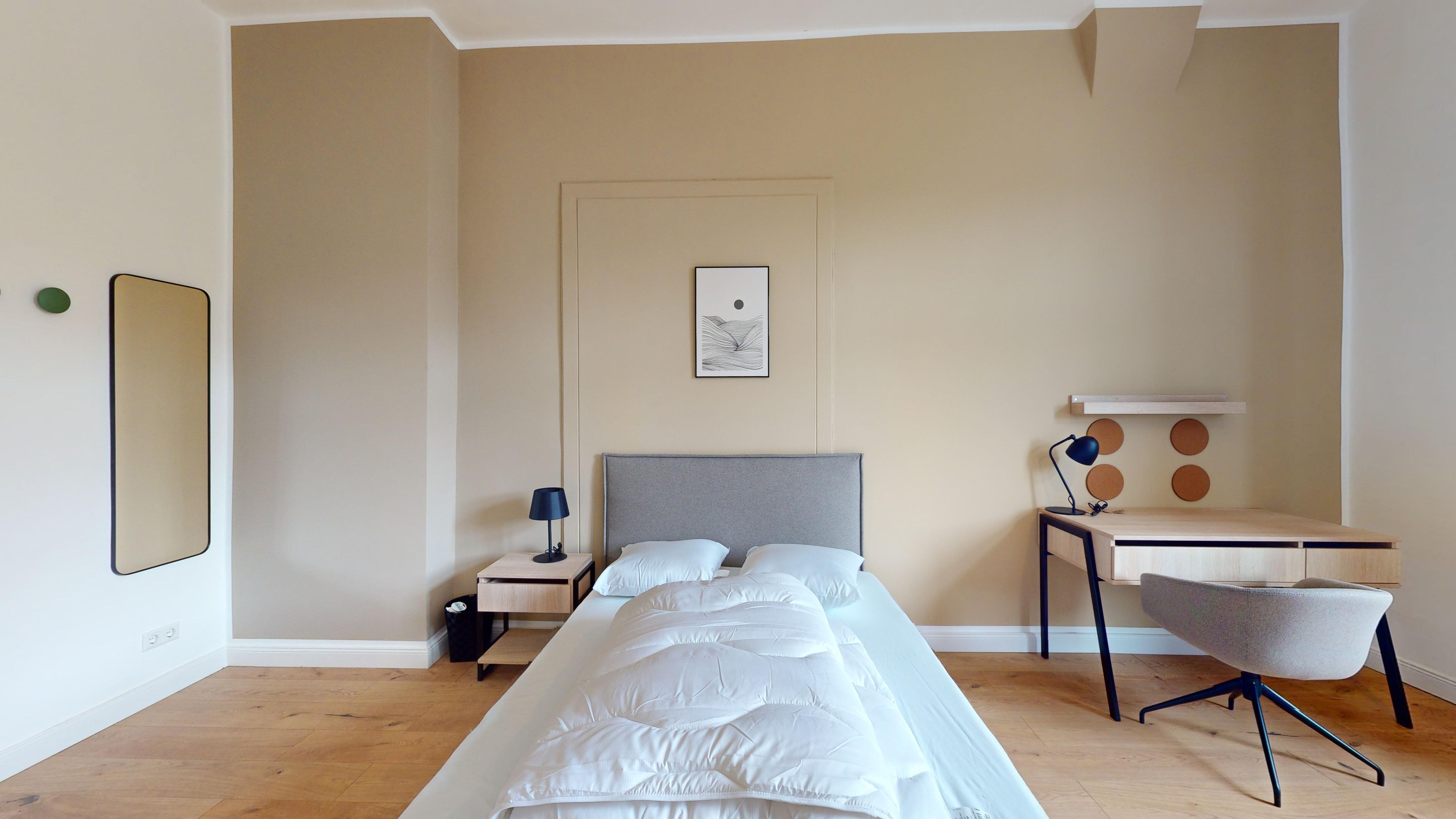 berlin-rhein-4-berlin-private room l for 1 n°3